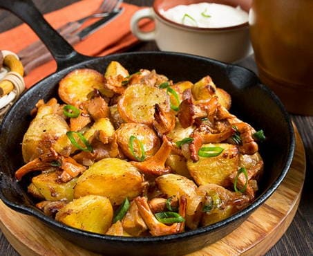 chanterelles المقلية مع البطاطس - 5 وصفات مع الصور خطوة بخطوة