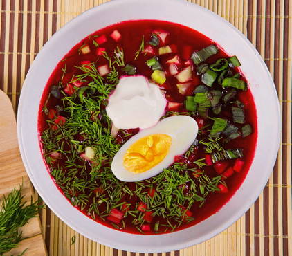 Hot beetroot with egg