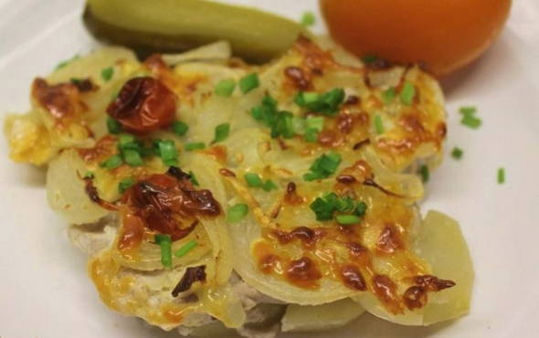 Pork chops in the oven with potatoes