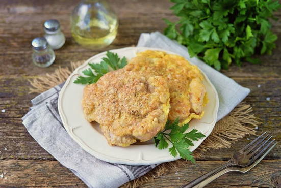 Pork chops with garlic