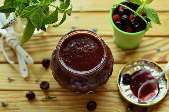 Cherry jam with starch