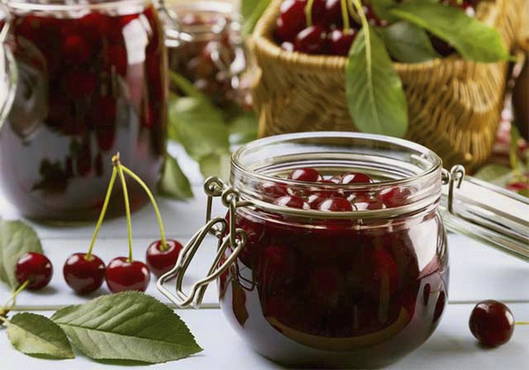 Cherry jam with seeds without water for the winter