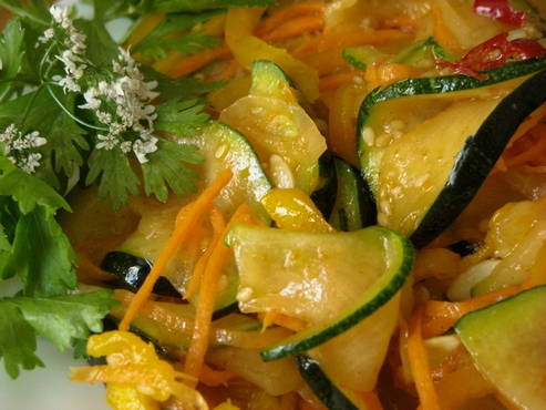 Salade coréenne de courgettes épicées