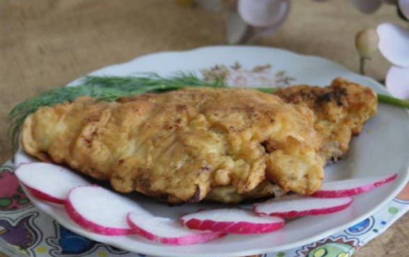 Côtelettes de poulet en pâte avec de la mayonnaise