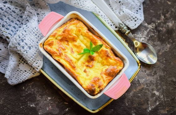 Casserole de caillé à la semoule comme à la maternelle