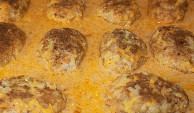 Lazy cabbage rolls in the oven on a baking sheet