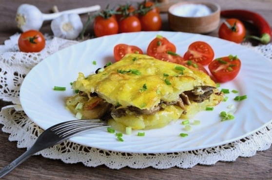 Potato casserole with mushrooms