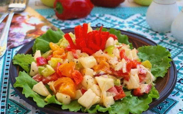 Salade d'ananas et fromage sans poulet