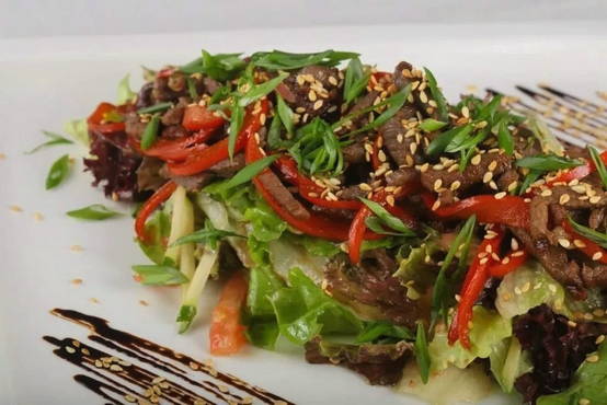 Salade de boeuf et tomates