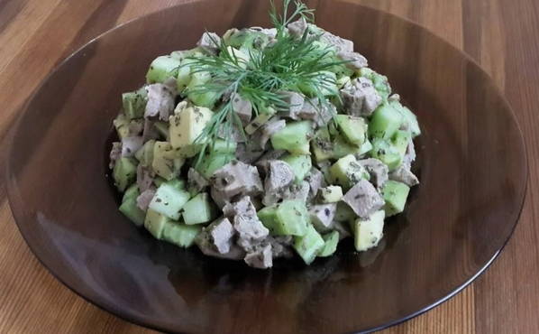 Salade de langue et d'avocat