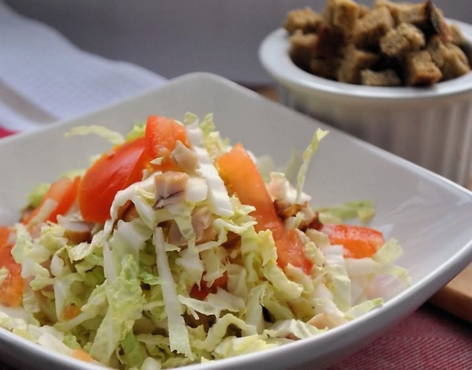 Salade de poulet fumé et chou chinois