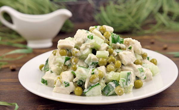 Salade de poulet aux petits pois