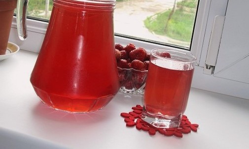 Cherry and strawberry compote