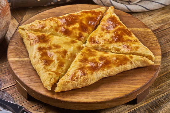 عجين الفطير khachapuri