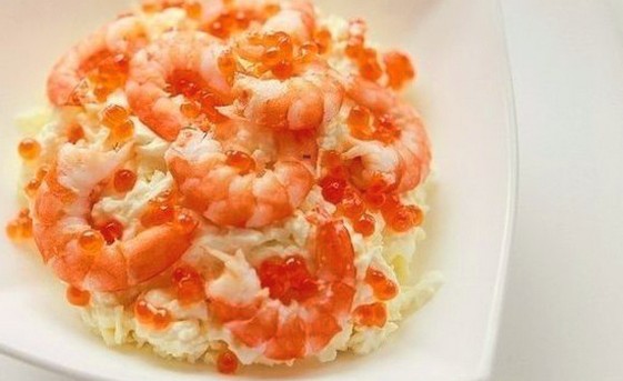 Shrimp salad with red caviar