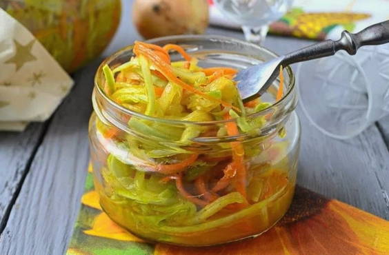 Korean zucchini salad for the winter