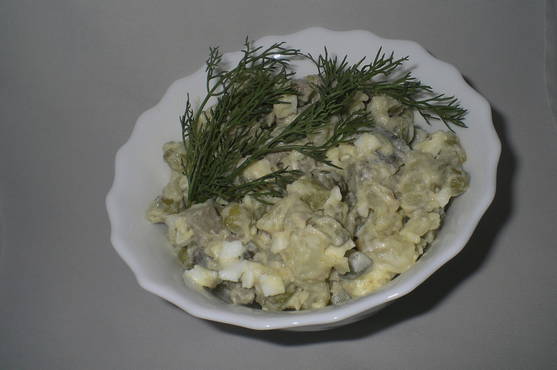 Salade de foie de boeuf et concombre mariné