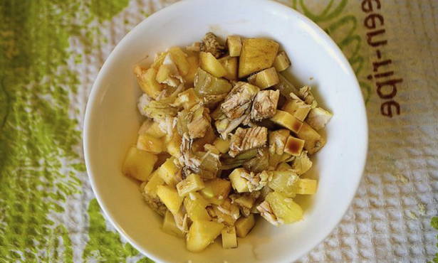 Pineapple salad without mayonnaise