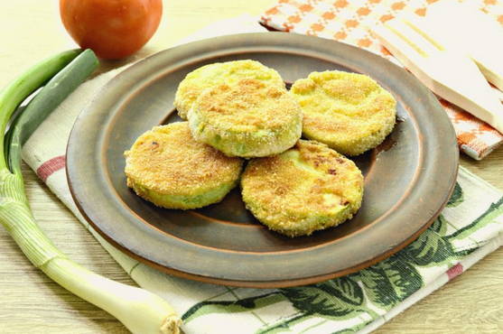 Fried zucchini in bread crumbs