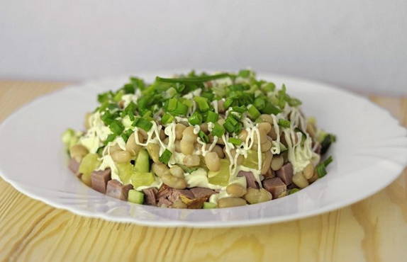 Beans and ham salad