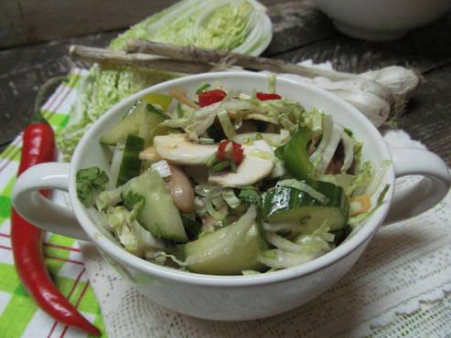 Salade de chou de Pékin et champignons