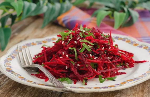 Salade coréenne de betteraves rouges