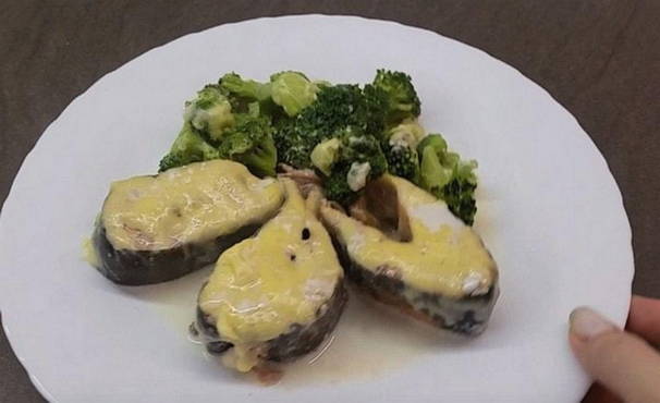 Pink salmon in cream