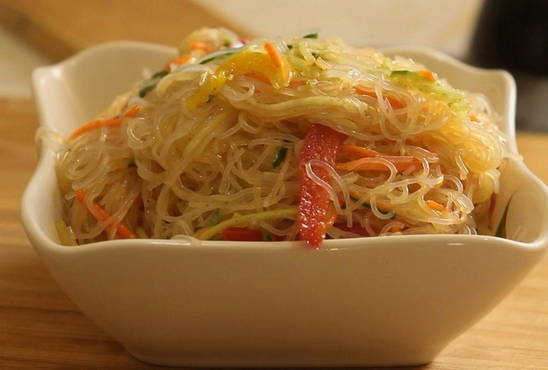 Salade de funchose coréenne