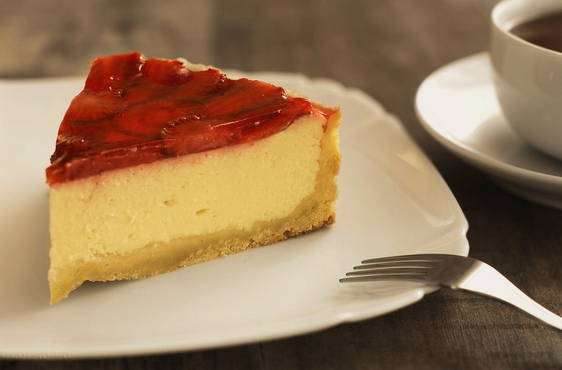 Cheesecake with strawberries