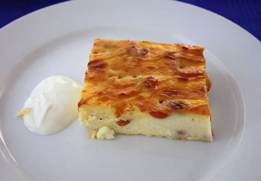 Curd casserole with sour cream