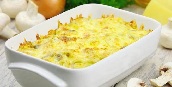 Lean potato casserole with mushrooms