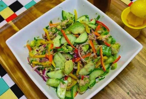 Salade de thon et avocat en conserve