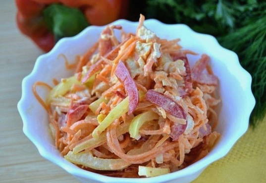 Salade coréenne au poulet et aux carottes