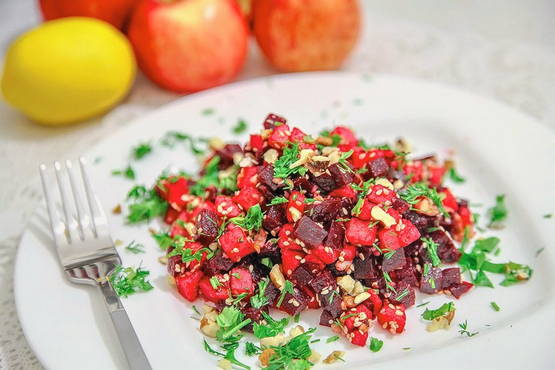 Salade de betteraves aux noix et pommes