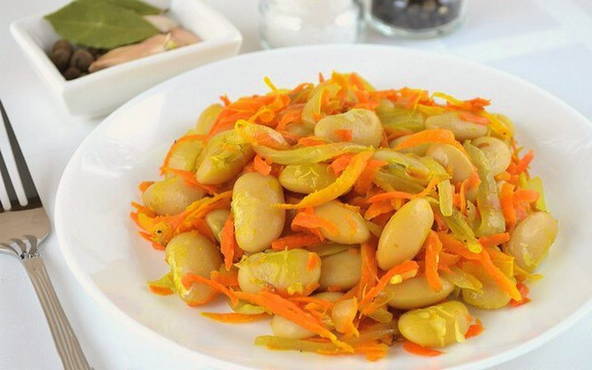 Salade de haricots, carottes et oignons