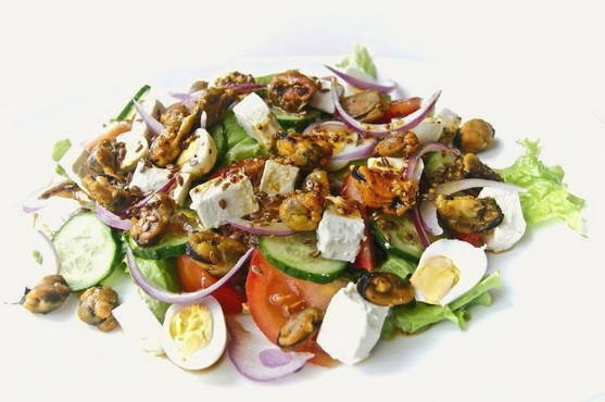 Mussel and feta salad