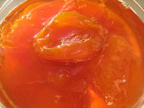 Azerbaijani-style apricot jam