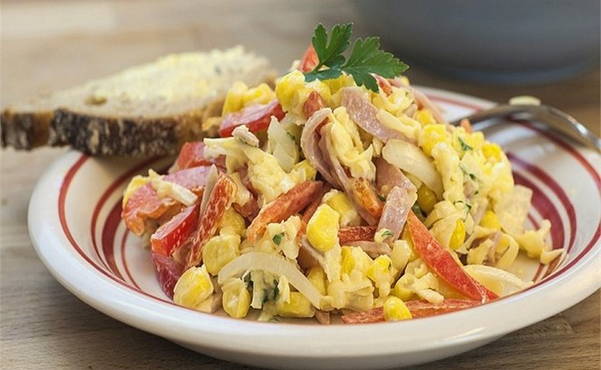 Ham and corn salad