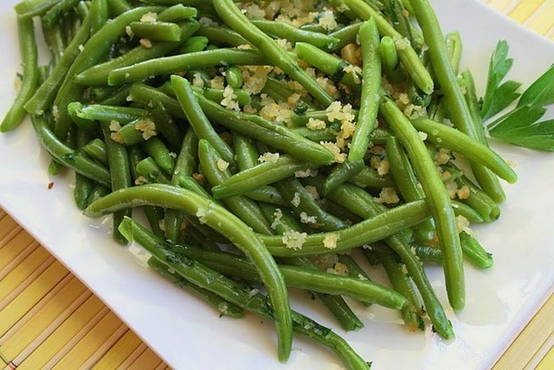 Beans and garlic salad