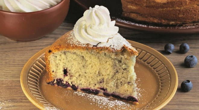 Blueberry sponge cake