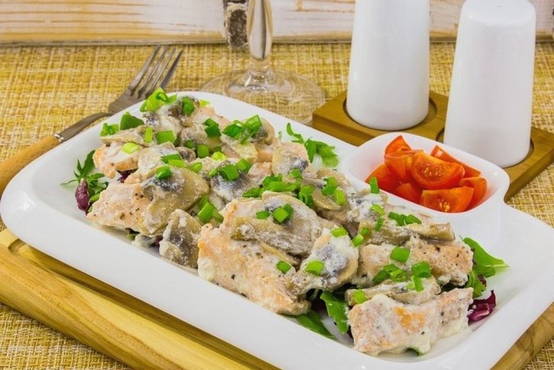 Pink salmon with mushrooms