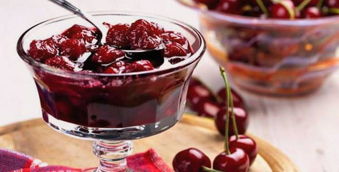 Five-minute cherry jam