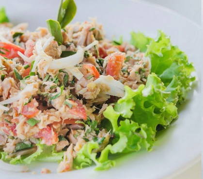 Tuna salad with vegetables