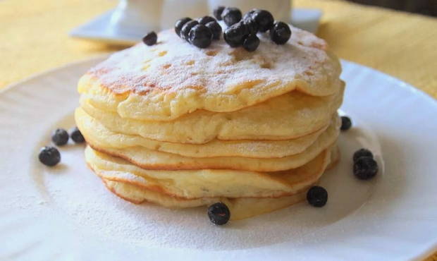 Pancakes on yoghurt