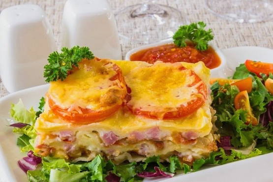 Lasagne with cheese