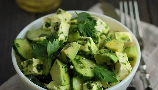 Salade d'avocat aux herbes