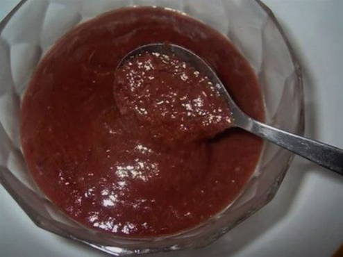 Sauce ketchup aux prunes et tomates