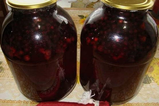 Compote de framboises noires pour l'hiver