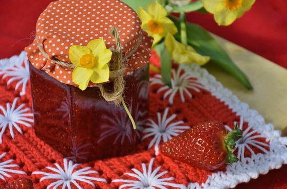 Wild strawberry jam in a slow cooker