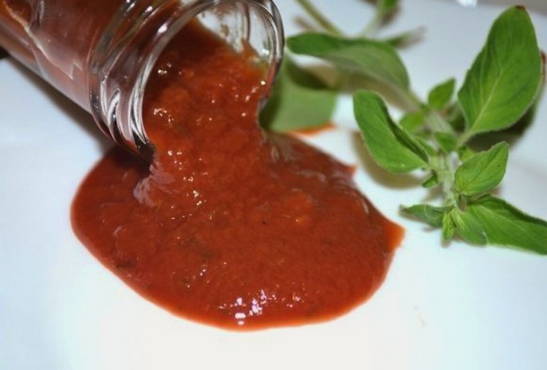 Homemade ketchup for barbecue